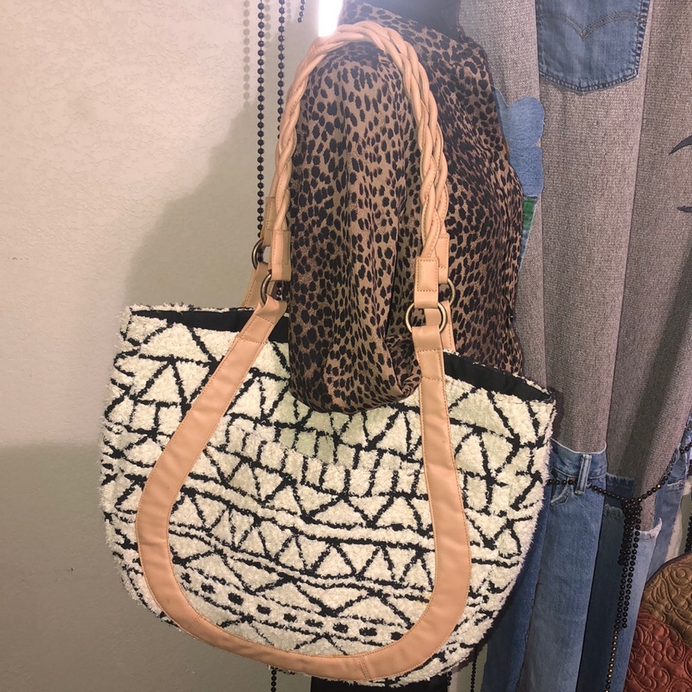 Universal Thread Handbag Purse Geometric Carpet Bag